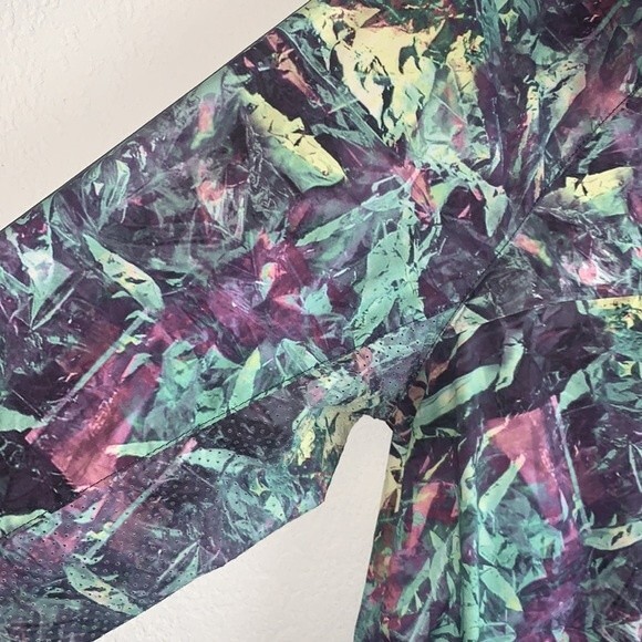 Lululemon Miss Misty Jacket II Iridescent Multi Packable Rain Jacket Sz 6 - Picture 10 of 13